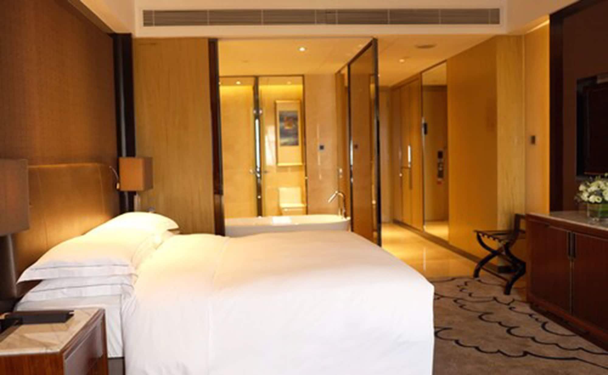 Hilton Zhongshan Downtown Ngoại thất bức ảnh